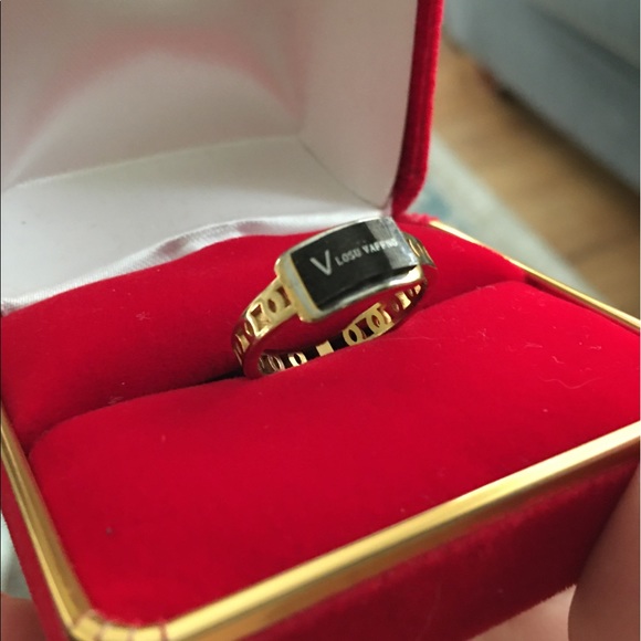 VLOSU VAFFNO Jewelry - VLOSU VAFFNO gold plated stainless steel ring